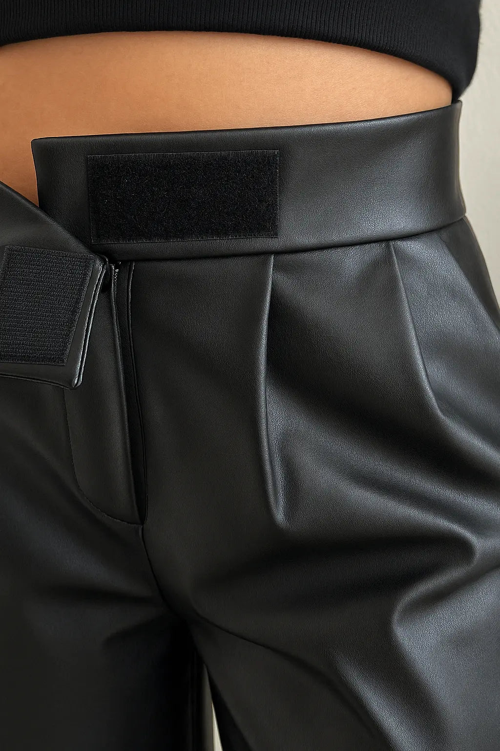 PANTALON WIDE-LEG SIMILICUIR NOIR